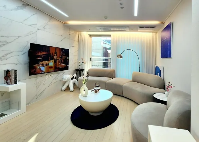 Newly Built Premium Near Hongdae And Mangwon Market With Elevator And Two Bathrooms 서울특별시