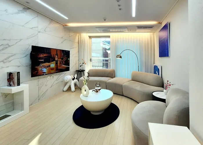 Newly Built Premium Near Hongdae And Mangwon Market With Elevator And Two Bathrooms 서울특별시