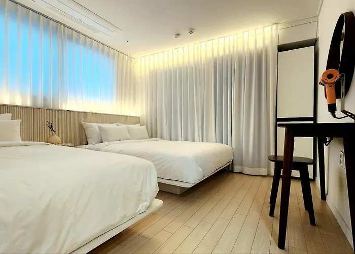 아파트 Newly Built Premium Near Hongdae And Mangwon Market With Elevator And Two Bathrooms