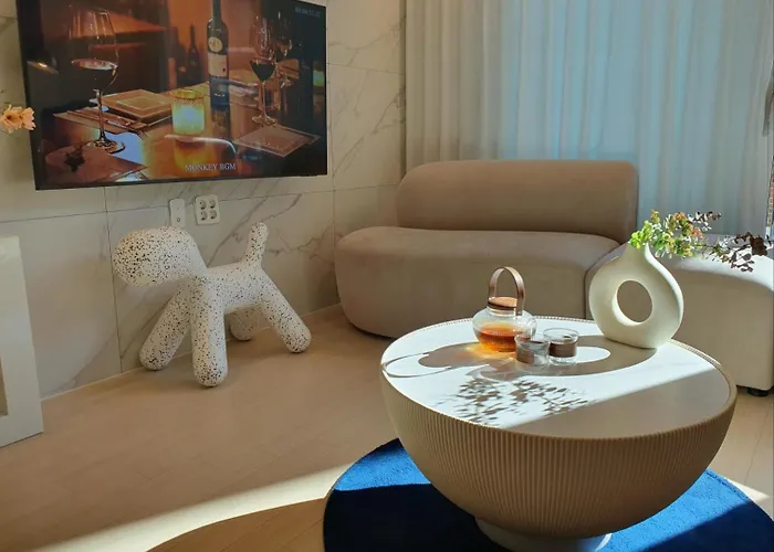 Newly Built Premium Near Hongdae And Mangwon Market With Elevator And Two Bathrooms *