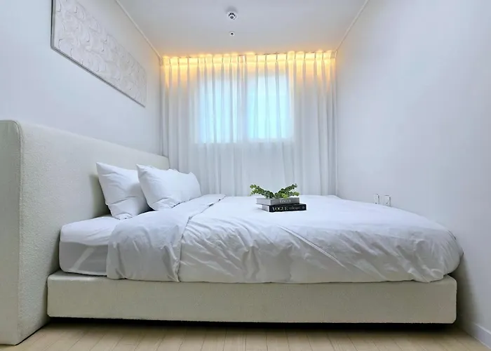아파트 Newly Built Premium Near Hongdae And Mangwon Market With Elevator And Two Bathrooms 서울특별시