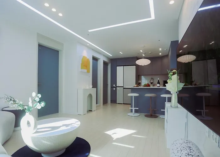 Newly Built Premium Near Hongdae And Mangwon Market With Elevator And Two Bathrooms 아파트