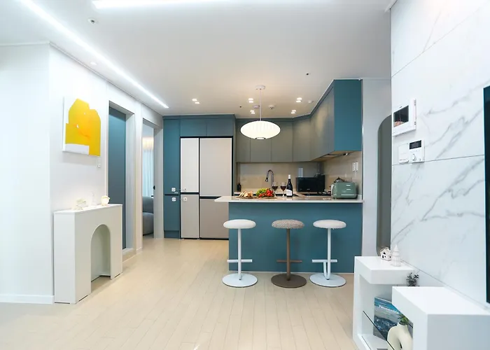 아파트 Newly Built Premium Near Hongdae And Mangwon Market With Elevator And Two Bathrooms