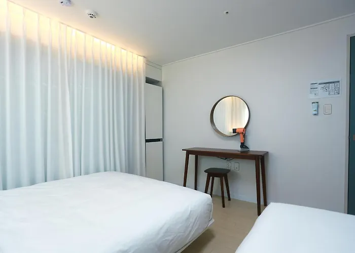 Newly Built Premium Near Hongdae And Mangwon Market With Elevator And Two Bathrooms *
