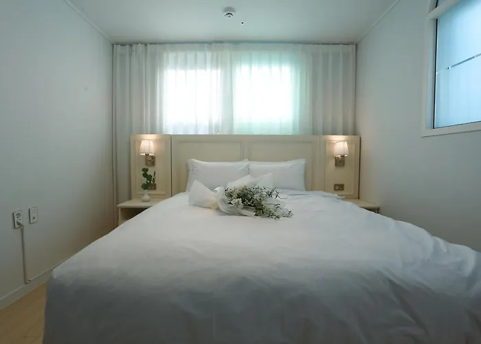 Newly Built Premium Near Hongdae And Mangwon Market With Elevator And Two Bathrooms 서울특별시