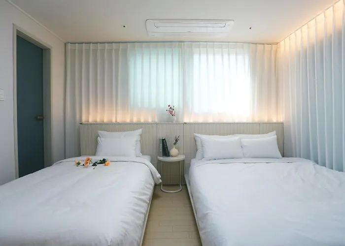 Newly Built Premium Near Hongdae And Mangwon Market With Elevator And Two Bathrooms * 서울특별시