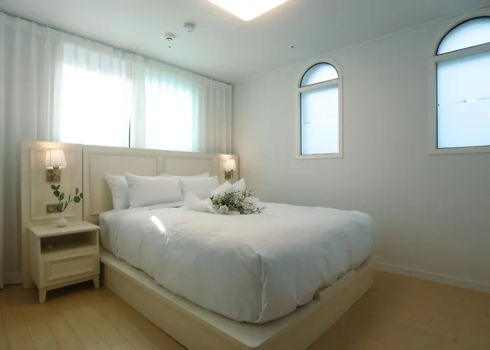 Newly Built Premium Near Hongdae And Mangwon Market With Elevator And Two Bathrooms 아파트 서울특별시