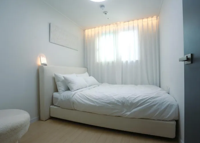Newly Built Premium Near Hongdae And Mangwon Market With Elevator And Two Bathrooms 아파트 *
