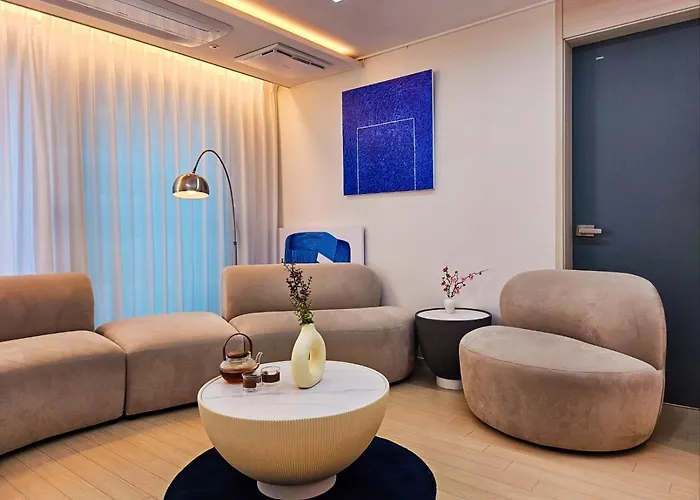 Newly Built Premium Near Hongdae And Mangwon Market With Elevator And Two Bathrooms 서울특별시