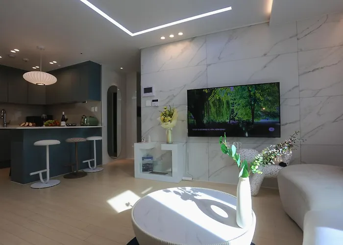 Newly Built Premium Near Hongdae And Mangwon Market With Elevator And Two Bathrooms 아파트