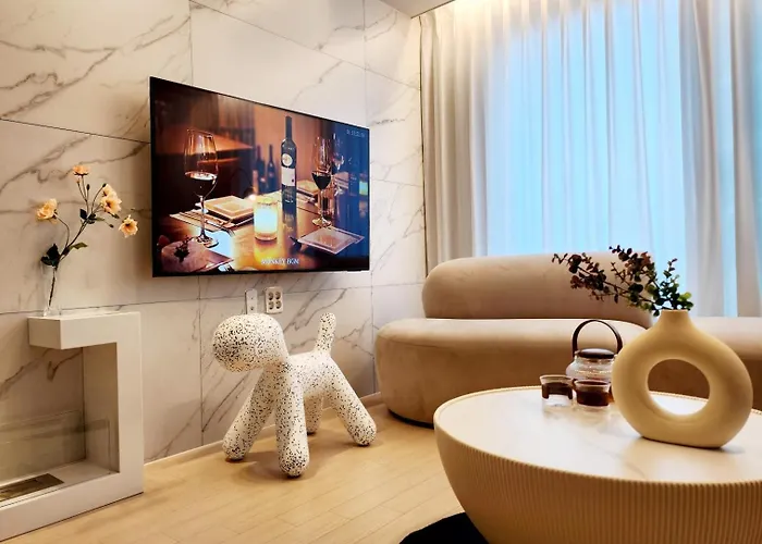 Newly Built Premium Near Hongdae And Mangwon Market With Elevator And Two Bathrooms 아파트 서울특별시